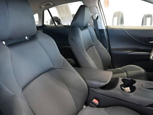Used 2022 Toyota Venza LE AWD/4WD image 9