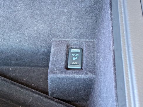 Used 2023 Nissan Armada Platinum w/ Captain's Chairs Package AWD/4WD image 35