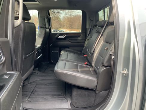 Used 2024 GMC Sierra 2500 SLT w/ SLT Premium Package image 21