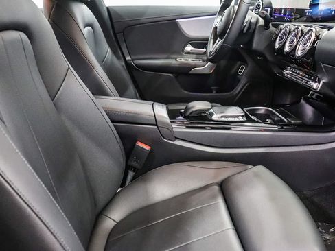 Used 2023 Mercedes-Benz CLA 250 image 16