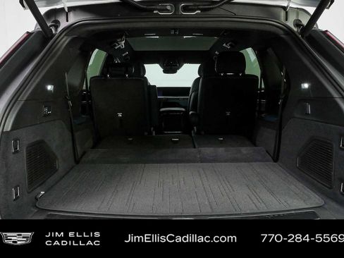 Certified 2025 Cadillac Escalade IQ Luxury 2 w/ LPO, Premium Carpet Package AWD/4WD image 32