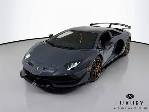 Used 2020 Lamborghini Aventador SVJ AWD/4WD image 4