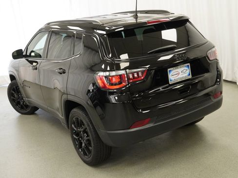 Used 2023 Jeep Compass Latitude w/ Convenience Group AWD/4WD image 37