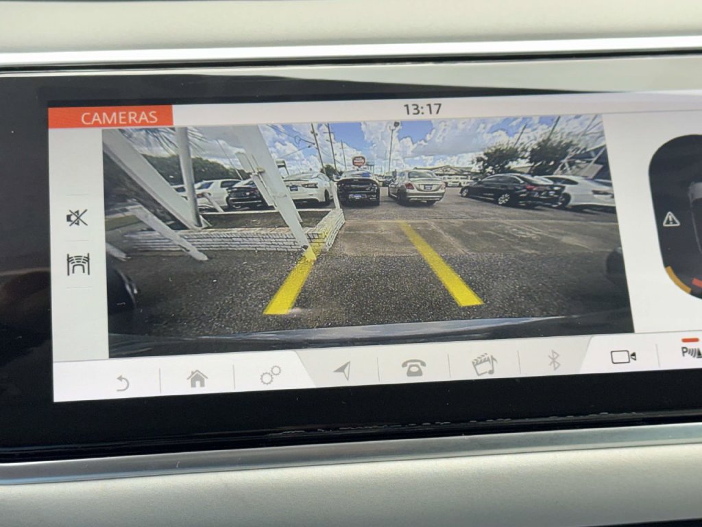 Used 2020 Land Rover Range Rover Evoque SE AWD/4WD image 29