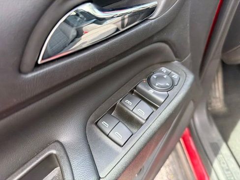 Used 2023 Chevrolet Equinox LT AWD/4WD image 9
