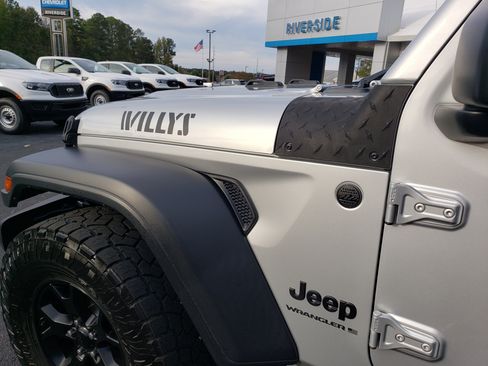 Used 2023 Jeep Wrangler Unlimited Sport image 13