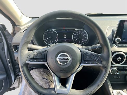 Used 2023 Nissan Sentra SV image 11