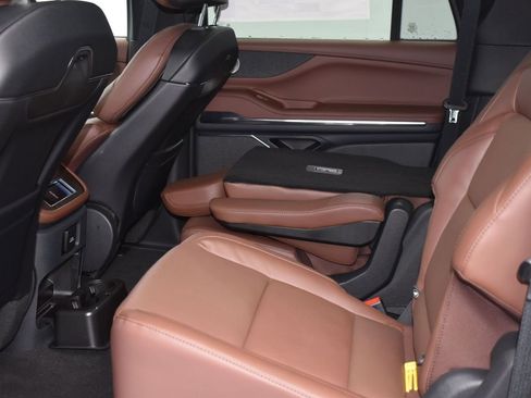 New 2025 Lincoln Navigator L Reserve image 8