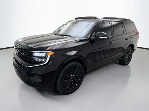 Used 2025 Ford Expedition Platinum w/ Stealth Appearance Package AWD/4WD image 3
