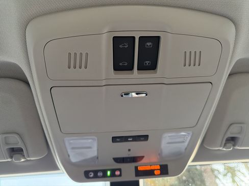 Used 2019 Buick Envision Essence image 29