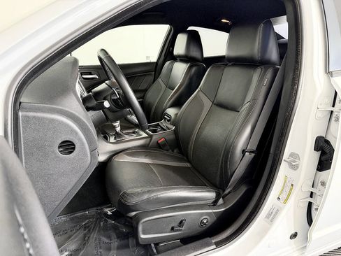 Used 2015 Dodge Charger R/T w/ Plus Group RWD image 33