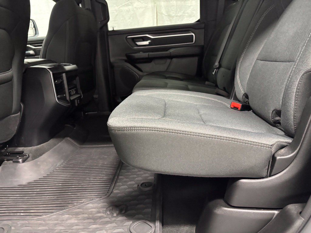 Used 2022 RAM 1500 Big Horn AWD/4WD image 41