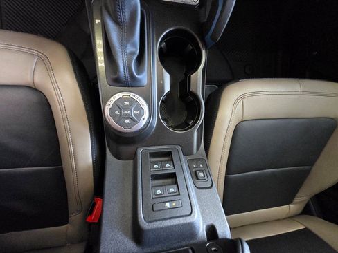 Used 2023 Ford Bronco Wildtrak image 21