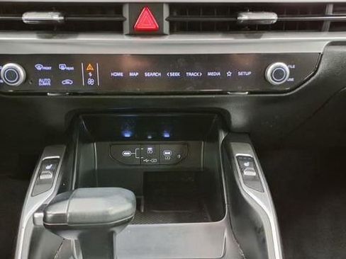 Used 2024 Kia Sorento S image 33