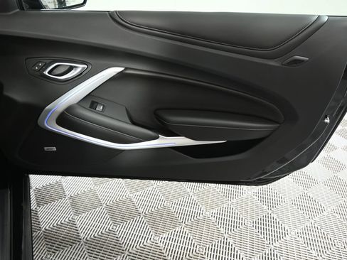 Used 2018 Chevrolet Camaro SS RWD image 12