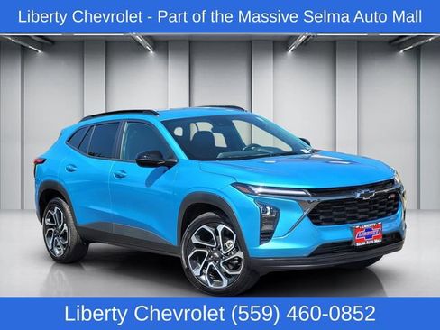 Used 2025 Chevrolet Trax RS w/ Driver Confidence Package FWD image 1