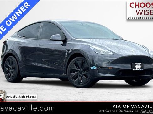 Used 2025 Tesla Model Y Long Range image 1