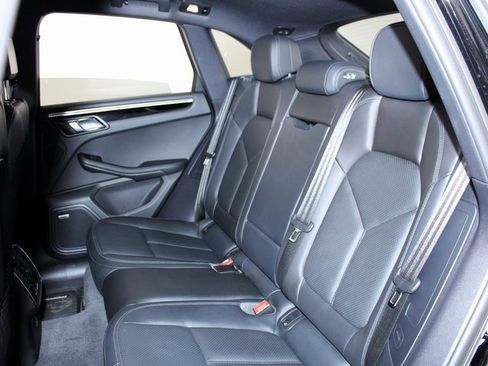 Certified 2023 Porsche Macan S image 22