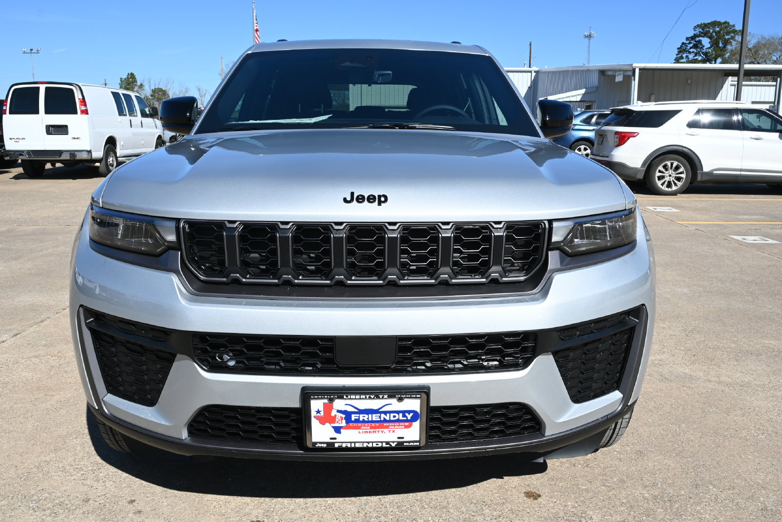 New 2026 Jeep Grand Cherokee Altitude AWD/4WD image 5