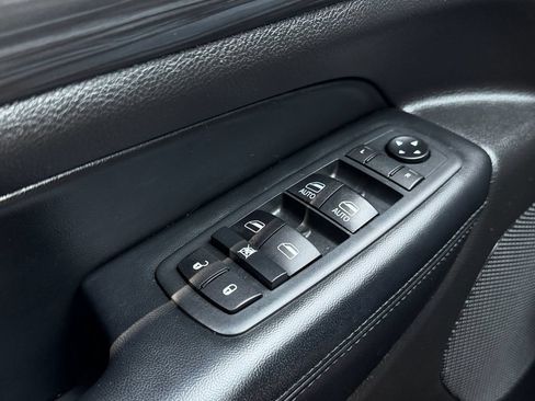 Used 2020 Jeep Grand Cherokee Altitude AWD/4WD image 20