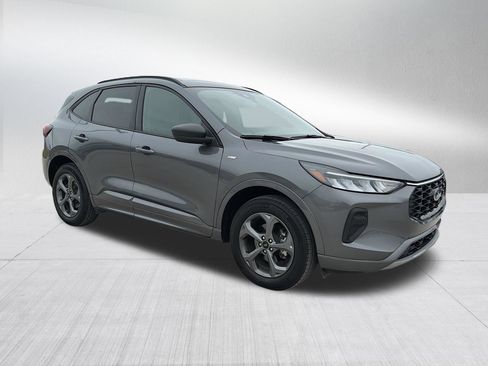 Used 2024 Ford Escape ST-Line w/ Tech Pack #1 AWD/4WD image 4