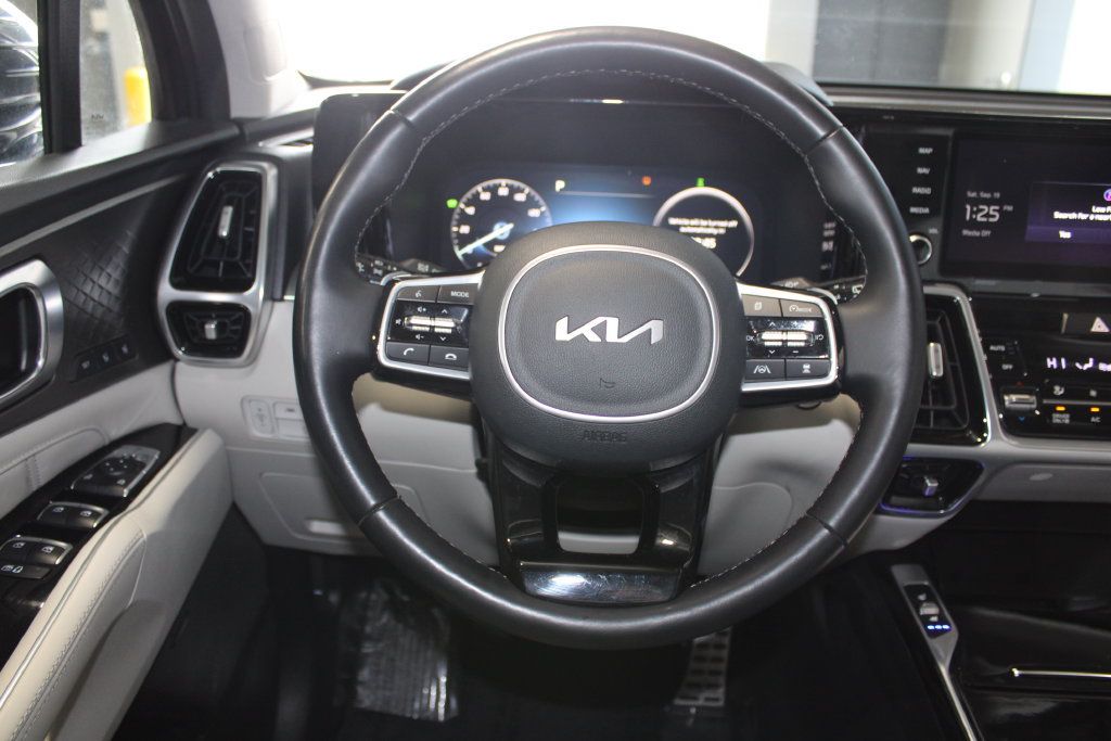 Used 2023 Kia Sorento SX Prestige AWD/4WD image 12