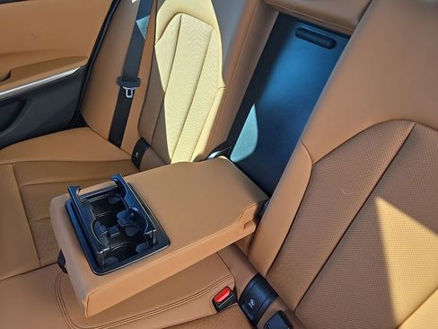 Used 2022 BMW 330i xDrive Sedan w/ M Sport Package image 39