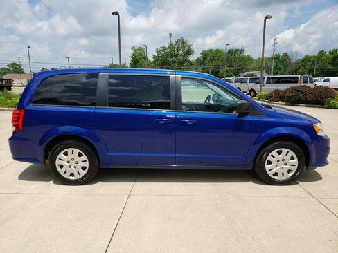 Used 2018 Dodge Grand Caravan SE w/ UConnect Hands-Free Group FWD image 7