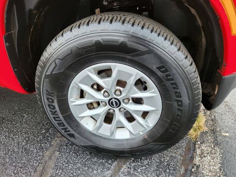 Used 2024 Nissan Frontier SV image 39