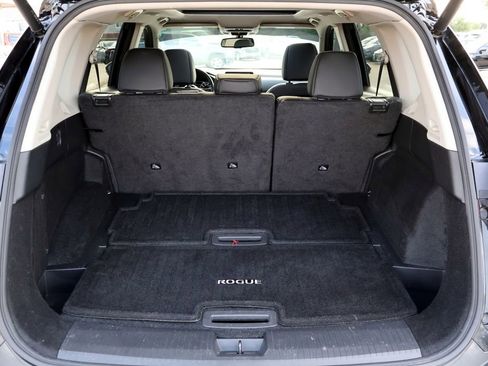 Used 2023 Nissan Rogue SL FWD image 11