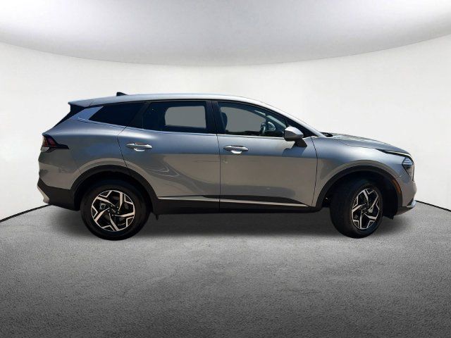 Used 2025 Kia Sportage LX AWD/4WD image 14