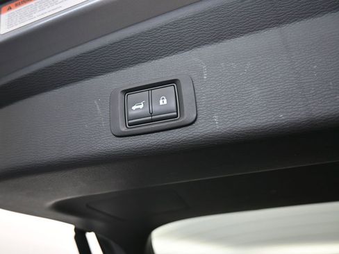 Used 2022 Mitsubishi Outlander SE image 39