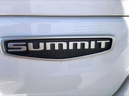 Used 2022 Jeep Grand Cherokee Summit image 24