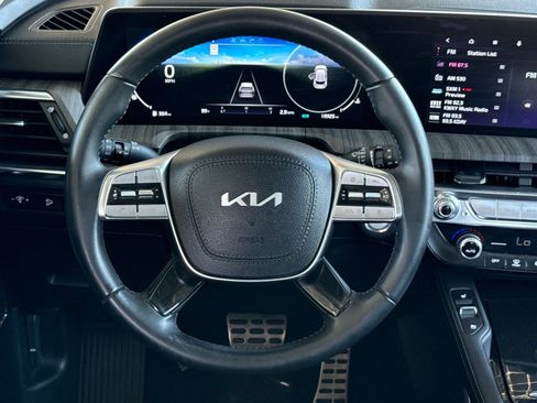 Certified 2024 Kia Telluride SX w/ Towing Package FWD image 13