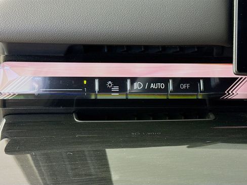 Used 2024 BMW i5 eDrive40i w/ Executive Package image 10