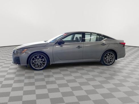 Certified 2024 Nissan Altima 2.0 SR image 7