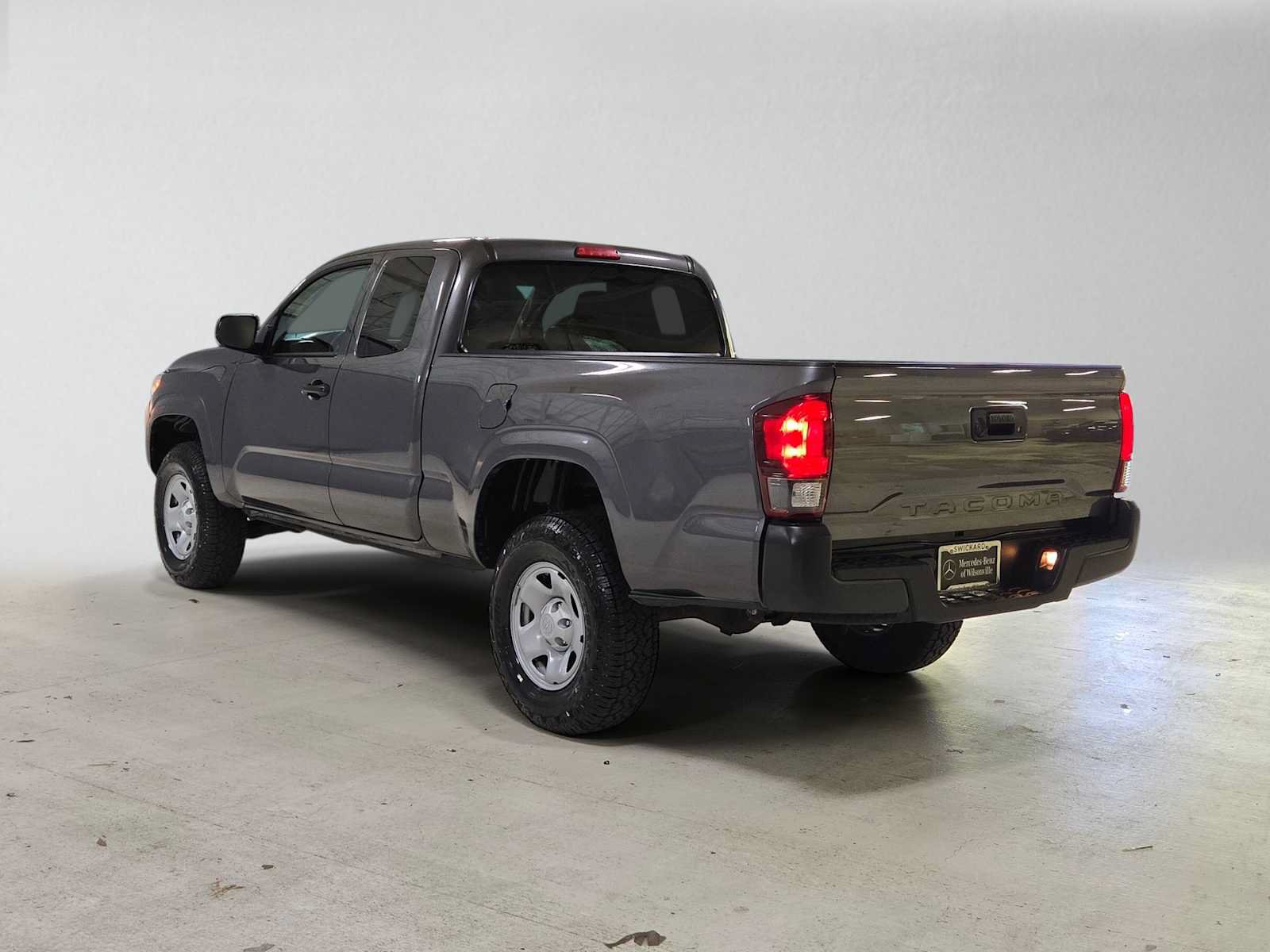 Used 2022 Toyota Tacoma SR RWD image 5