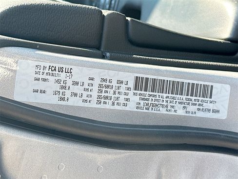 Used 2017 Jeep Grand Cherokee Limited w/ Luxury Group II image 27