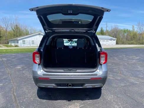 Used 2024 Ford Explorer XLT w/ Equipment Group 202A AWD/4WD image 22