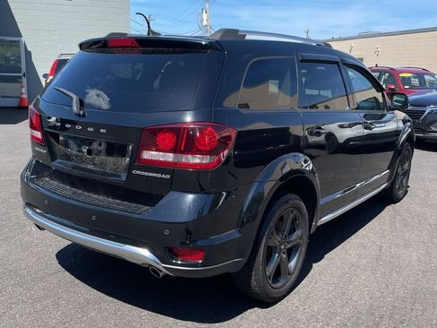 Used 2018 Dodge Journey Crossroad w/ Nav & Sun Group FWD image 3