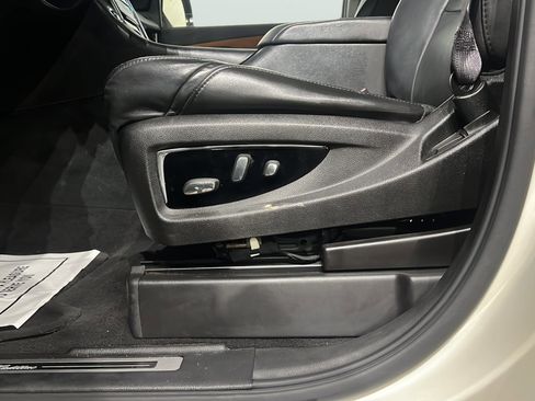 Used 2015 Cadillac Escalade Premium image 20