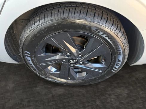 Used 2021 Hyundai Elantra SEL FWD image 40