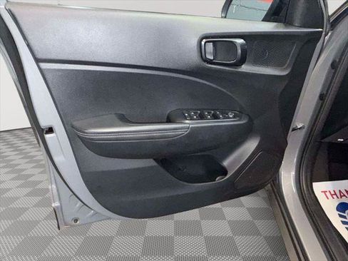 Certified 2022 Hyundai Venue Limited FWD image 27