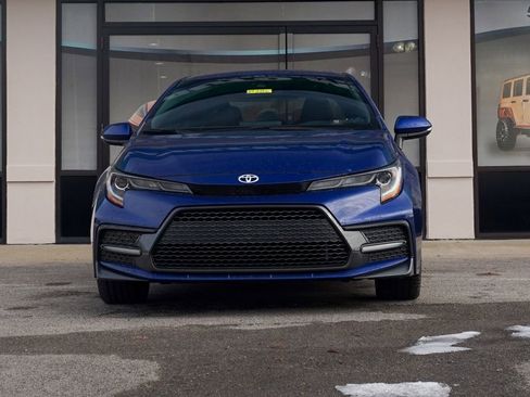 Used 2022 Toyota Corolla SE w/ SE Premium Package image 7