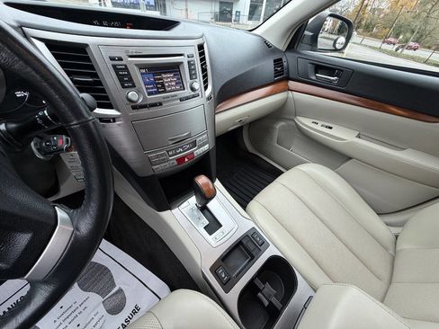 Used 2014 Subaru Outback 3.6R Limited w/ Moonroof Package image 17