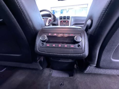 Used 2010 GMC Acadia SLT image 35
