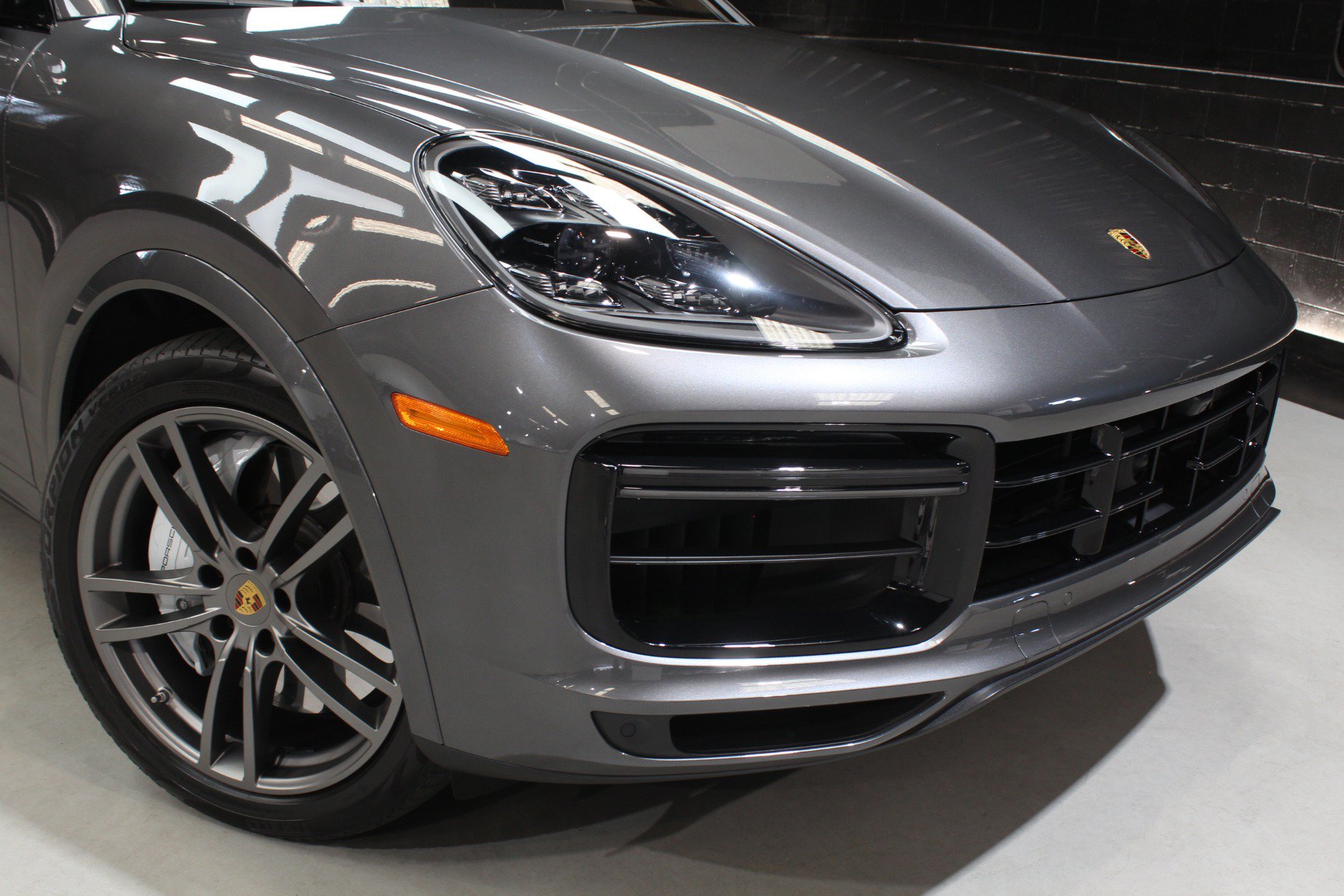 Used 2023 Porsche Cayenne Turbo AWD/4WD image 13