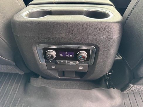 Used 2021 Chevrolet Tahoe Premier w/ Premium Package image 20