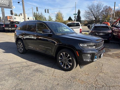 Used 2023 Jeep Grand Cherokee Overland w/ Luxury Tech Group IV image 36