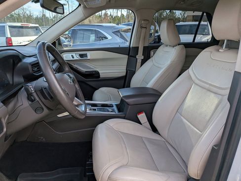 Certified 2021 Ford Explorer Platinum w/ Equipment Group 601A image 23